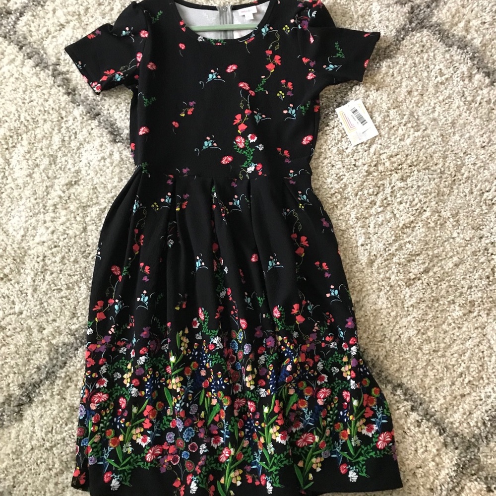 Lularoe Black Floral Dipped Amelia XL